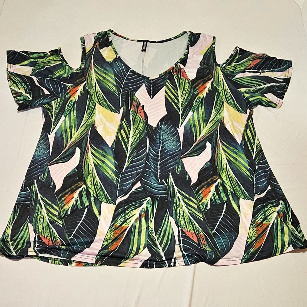 Allegrace 2X Tropical Leaf Cold Shoulder Top • Green Flowy Blouse